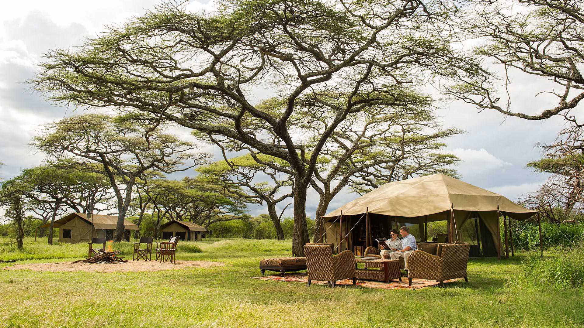 Legendary Serengeti Camp - Luxury seasonal Mobile Safari tented camp